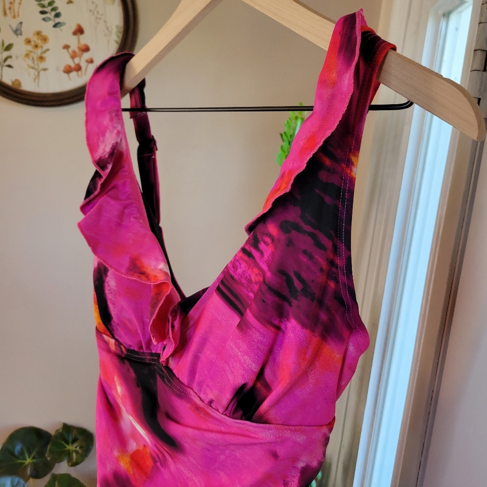 DKNY Womens Ruffle Plunge Underwire Tummy Control One-Piece,‎ Size Medium - Picture 4 of 9